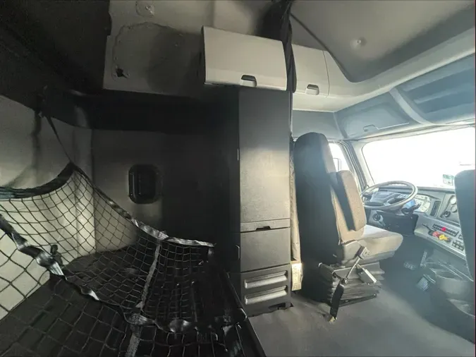 2021 Freightliner Cascadia 126dfbd05f8e97bfba80916e58f0fb9715d