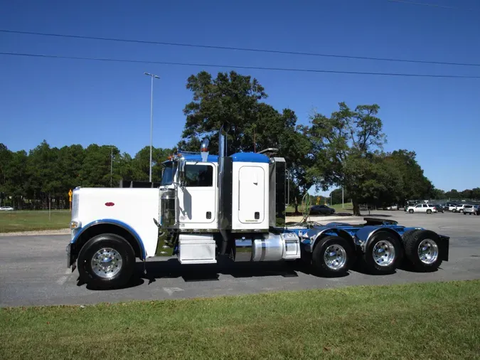 2022 Peterbilt 389