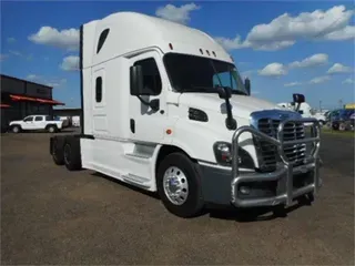 2018 Freightliner CASCADIA 113