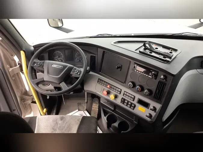 2022 Freightliner Cascadia 126