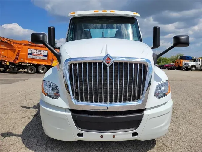 2018 International LT625