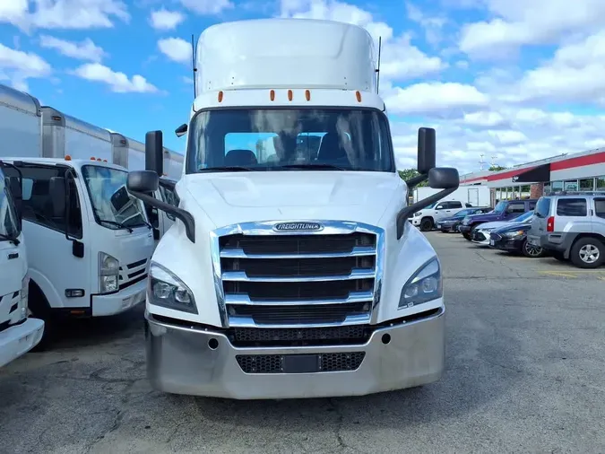 2020 FREIGHTLINER NEW CASCADIA 116