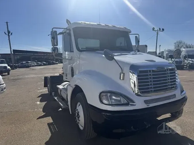 2004 FREIGHTLINER COLUMBIA 120