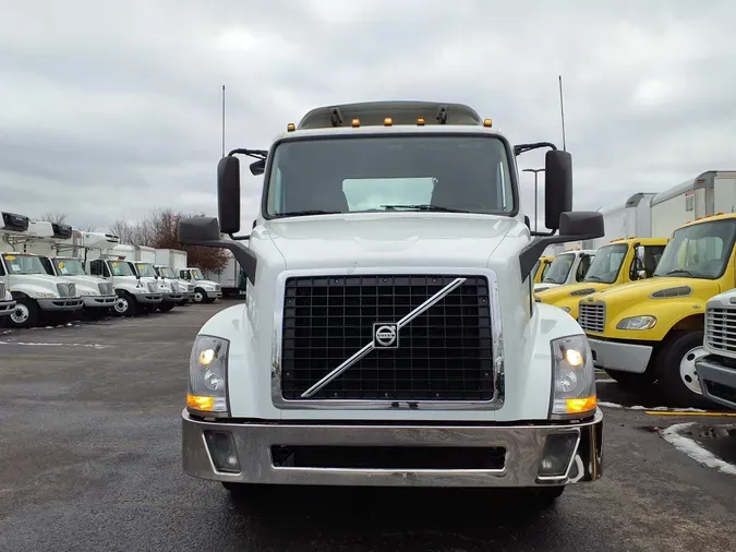 2018 VOLVO VNL64TRACTOR