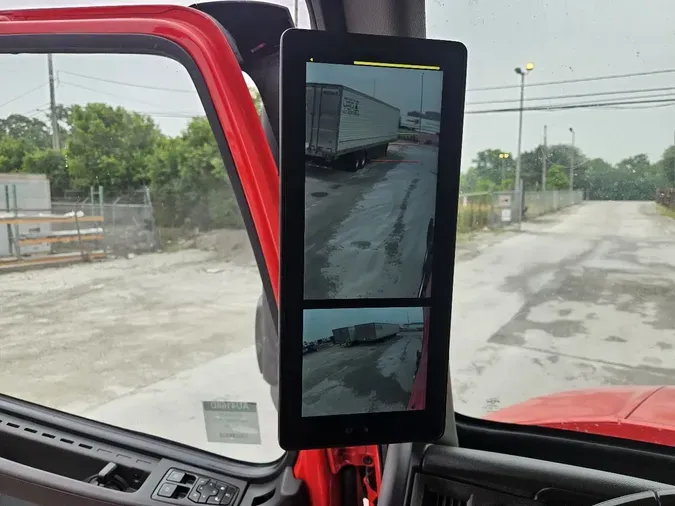 2023 VOLVO VNL64T860
