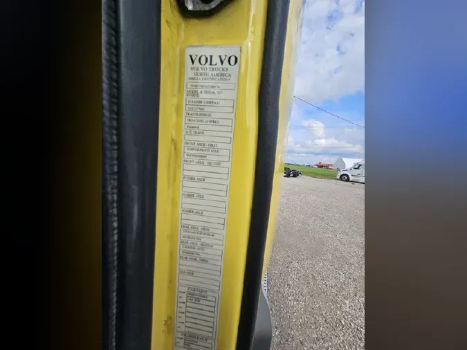 2018 VOLVO VNL64T300