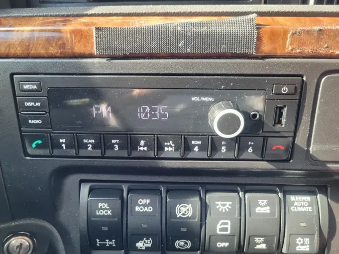 2022 International LT625