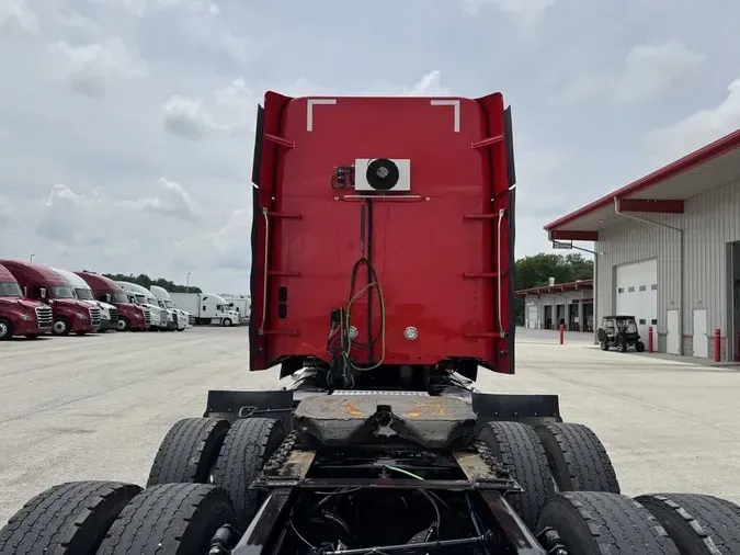 2022 Freightliner 122SD