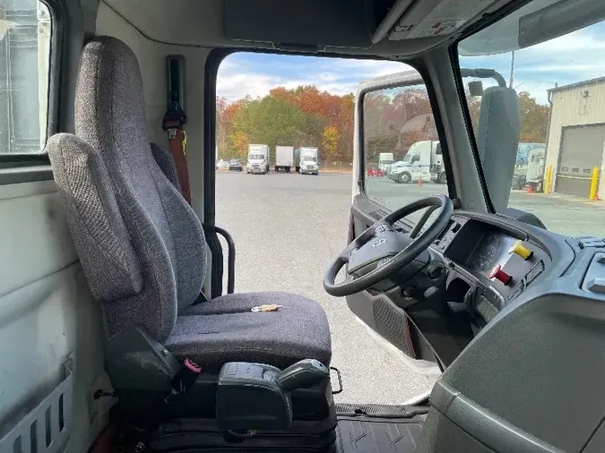 2019 Volvo VNR64300