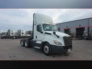 2020 Freightliner Cascadia 126