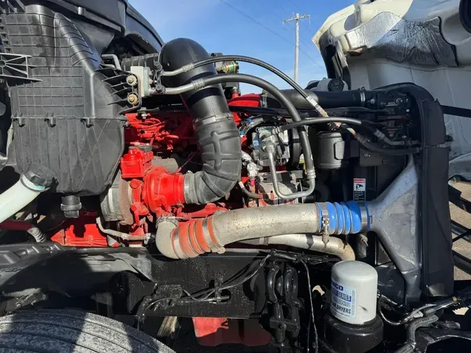 2023 FREIGHTLINER Cascadia 126