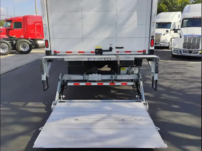 2019 Freightliner Business Class M2 106