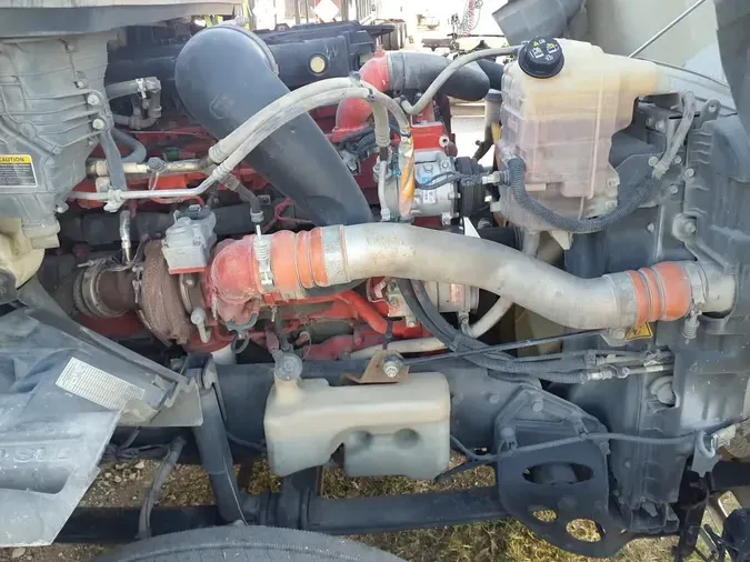 2019 NAVISTAR INTERNATIONAL LT625 DAYCAB T/A