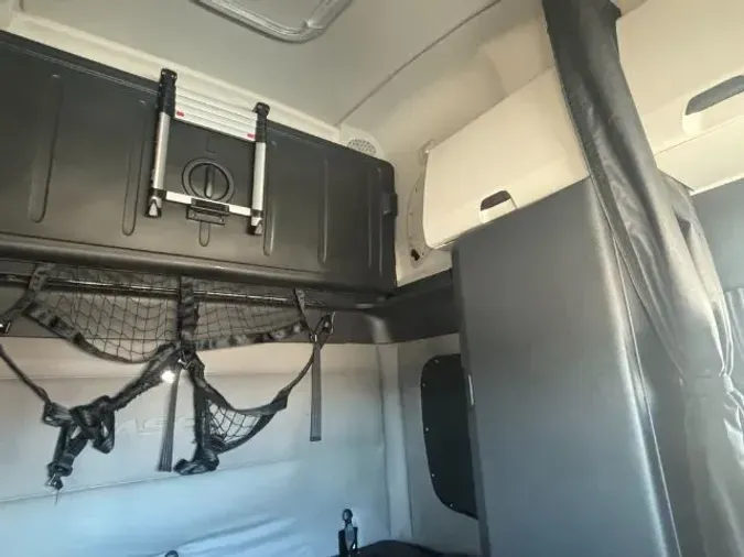 2020 Freightliner New Cascadia 126
