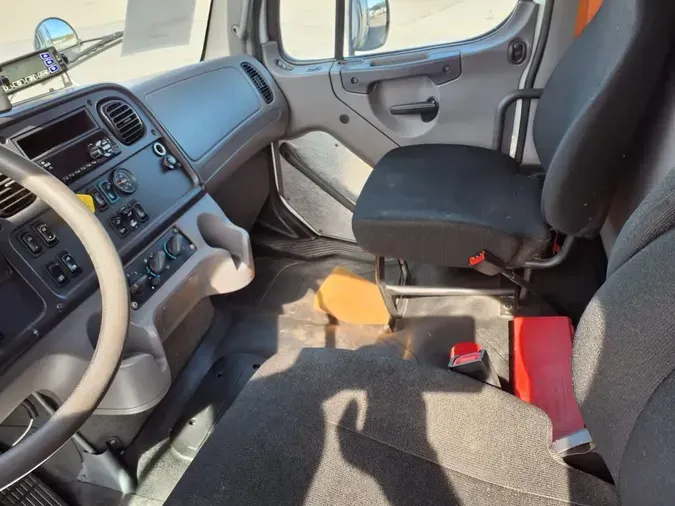 2019 FREIGHTLINER/MERCEDES M2 106