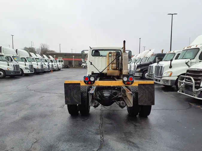 2015 FREIGHTLINER/MERCEDES M2 106