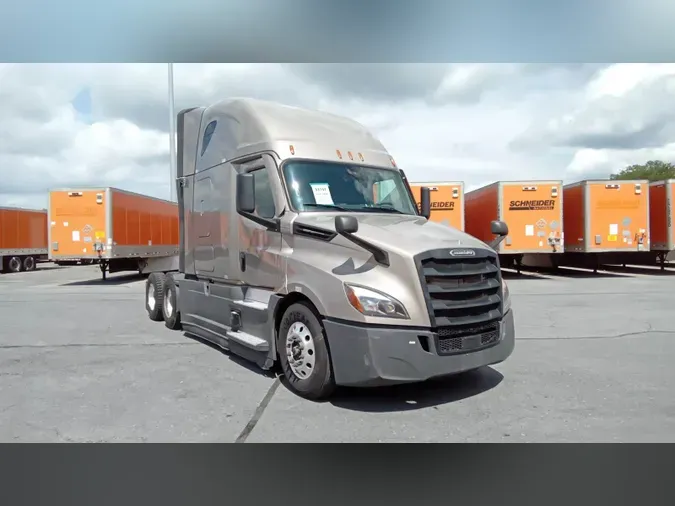 2025 Freightliner Cascadia 126dfef8ce33f48e629ae9f92ea4d0dc9d3