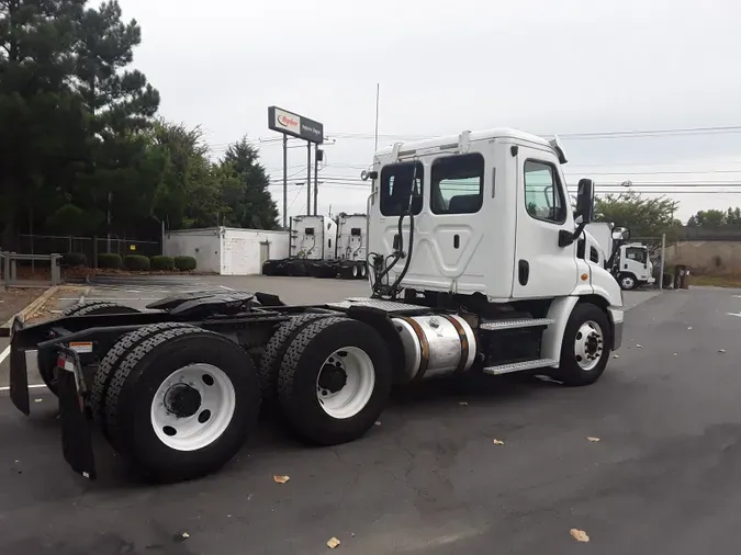 2018 FREIGHTLINER/MERCEDES CASCADIA 113