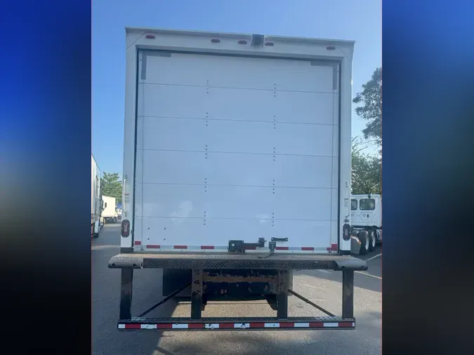 2019 FREIGHTLINER/MERCEDES M2 106