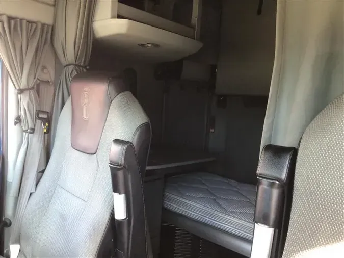2022 KENWORTH T680dff8508c34a0d643330fc0d38fecf2b6