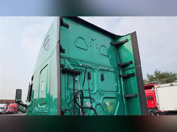 2020 FREIGHTLINER CA126