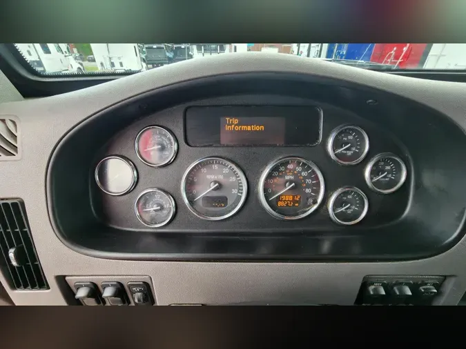 2020 Peterbilt 348