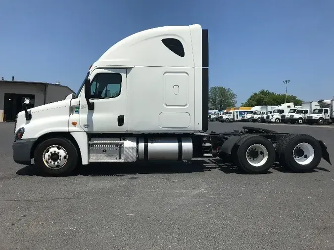 2017 Freightliner X12564ST