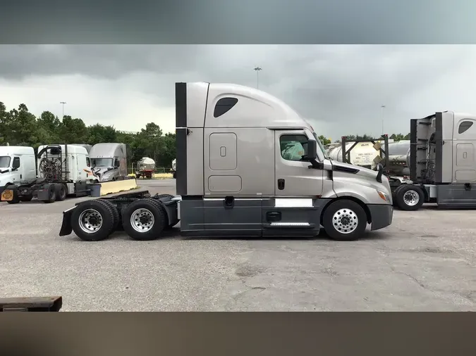 2024 Freightliner Cascadia 126