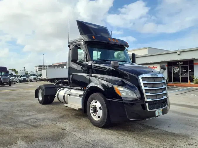 2020 FREIGHTLINER/MERCEDES NEW CASCADIA 126