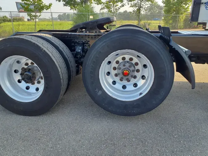 2020 VOLVO VNR62T640