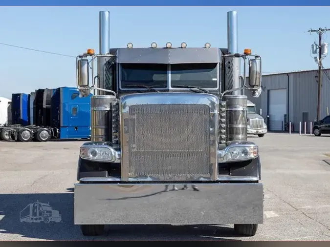 2022 PETERBILT 389