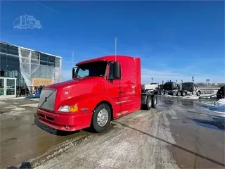 1999 VOLVO VNL64T430