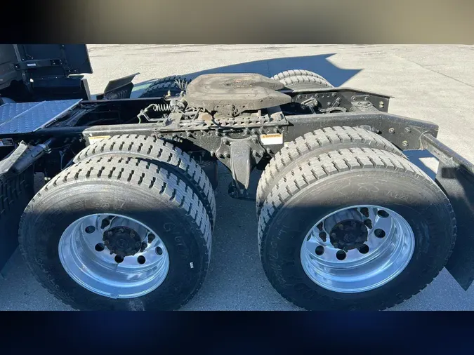 2023 Freightliner Cascadia 126