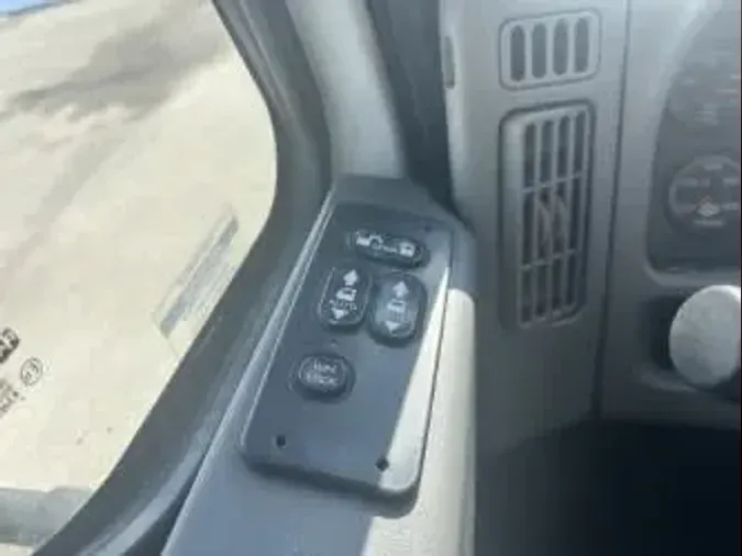 2018 NAVISTAR INTERNATIONAL 4300