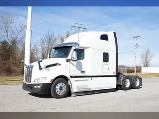 2023 PETERBILT 579