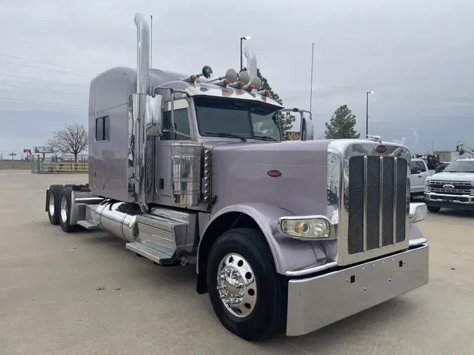 2023 Peterbilt 389