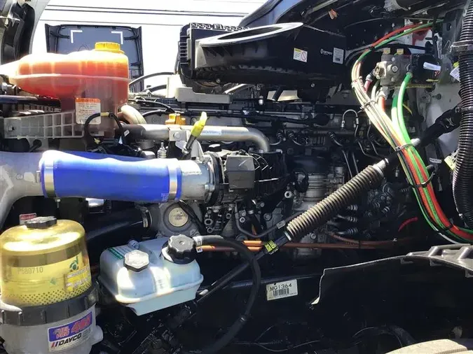 2021 FREIGHTLINER CA126
