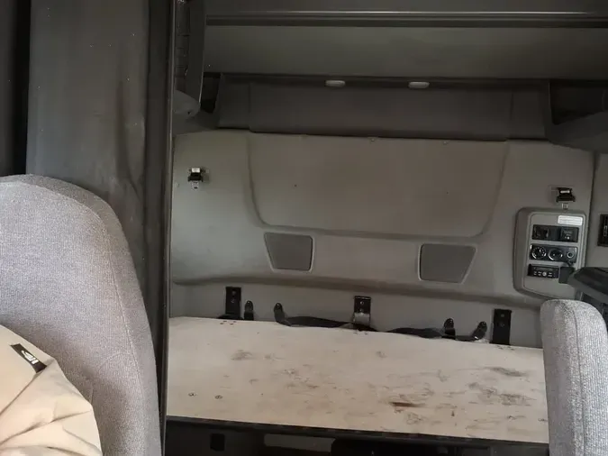 2020 NAVISTAR INTERNATIONAL LT625 SLPR CAB