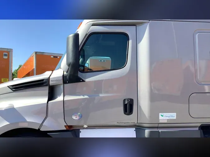 2024 Freightliner Cascadia 126e00e33430edbbfa24d36a7352ea134aa