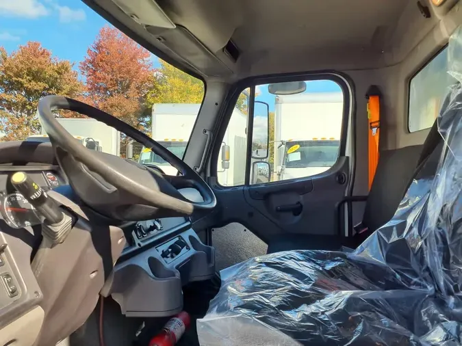 2018 FREIGHTLINER/MERCEDES M2 106