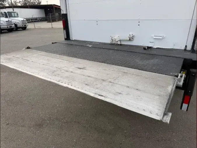 2021 Peterbilt 330e00f0e46eedd5dfc6c53e7800449afb0