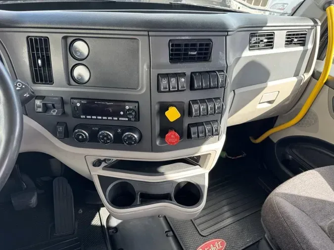 2022 Peterbilt 567