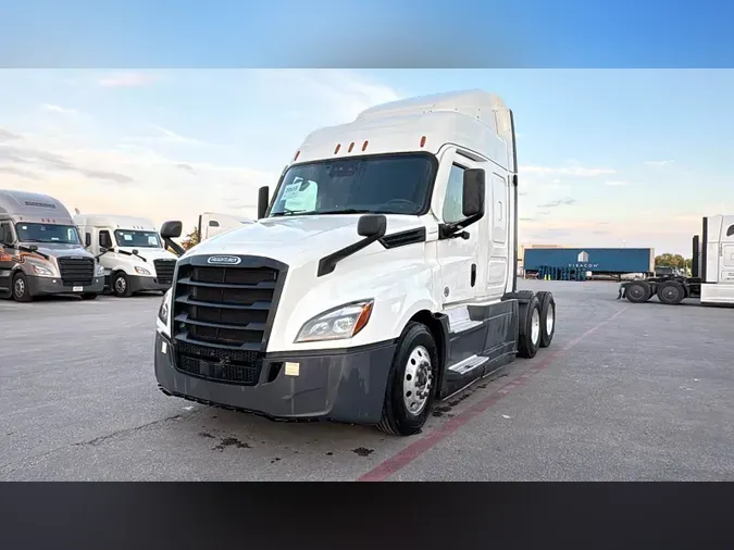 2021 Freightliner Cascadia 126