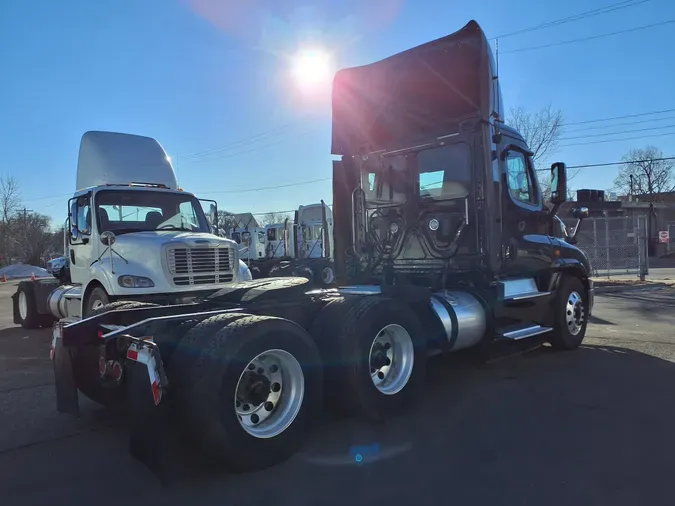 2017 FREIGHTLINER/MERCEDES CASCADIA 125