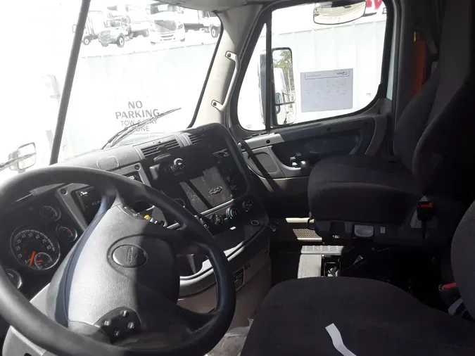 2019 FREIGHTLINER/MERCEDES CASCADIA 125