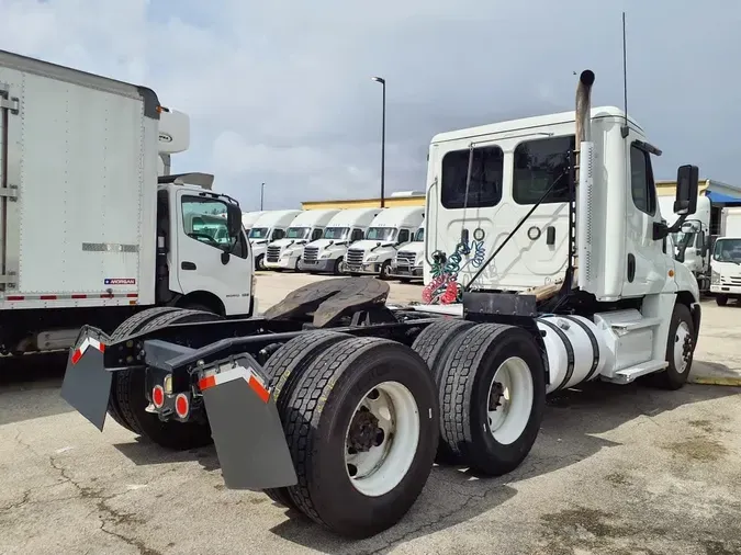 2020 FREIGHTLINER/MERCEDES CASCADIA 125