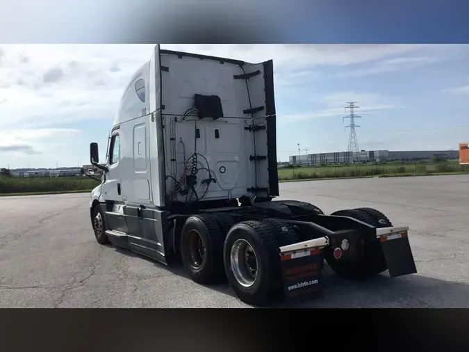 2022 Freightliner Cascadia 126