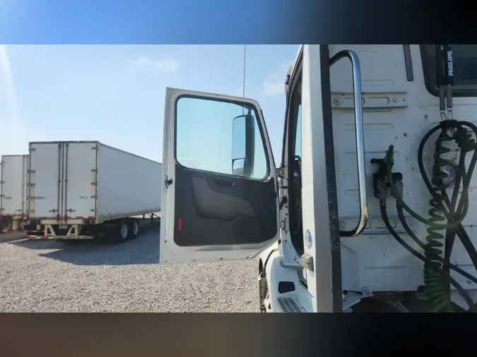 2018 Volvo VNL300