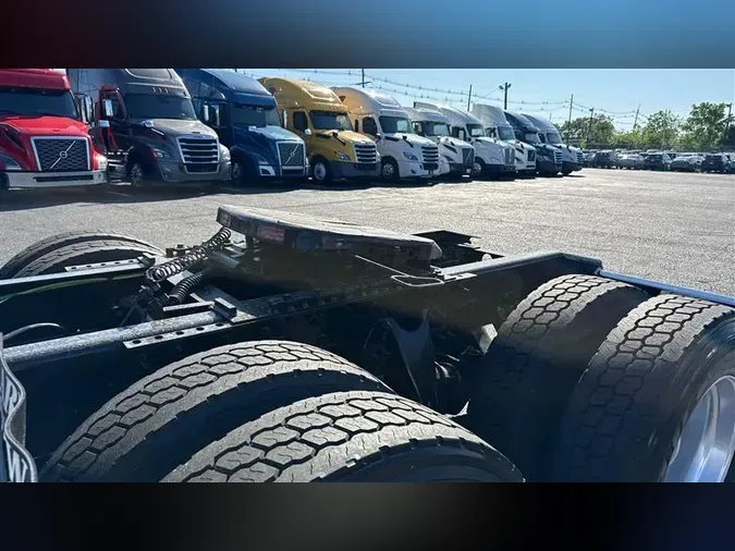 2020 INTERNATIONAL LT