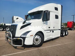 2020 VOLVO VNL64T760